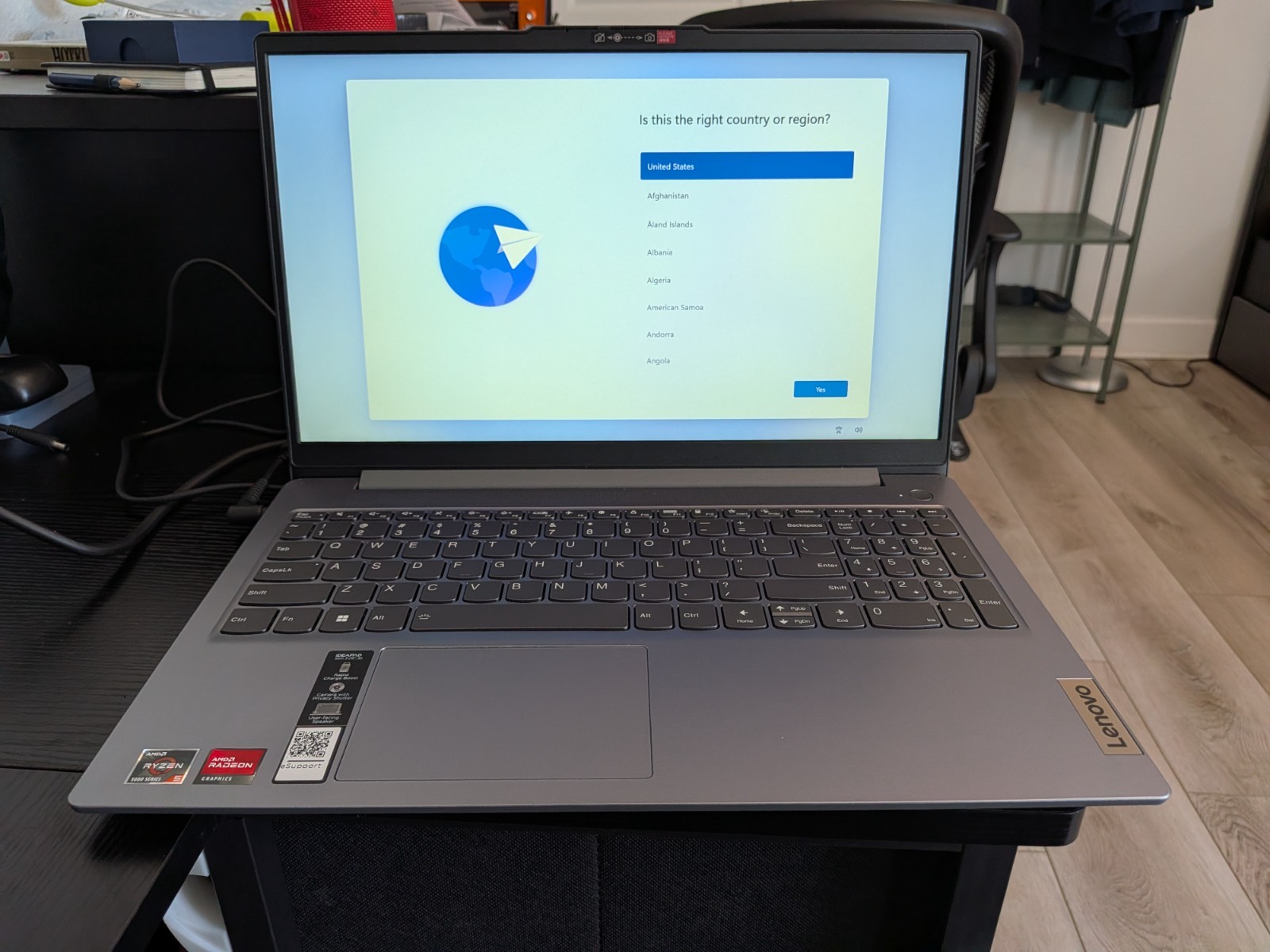 Lenovo IdeaPad Slim 3 15.6 in ( 512GB SSD, AMD Ryzen 5 7530U 2GHz, 16GB, Windows