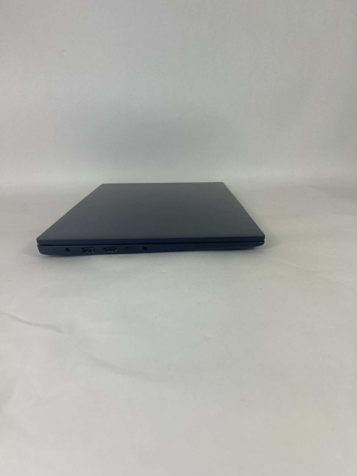 Ideapad Slim 3 15ABR8 15.6in FHD AMD Ryzen 7 7730U 2GHz 16GB RAM 512GB SSD