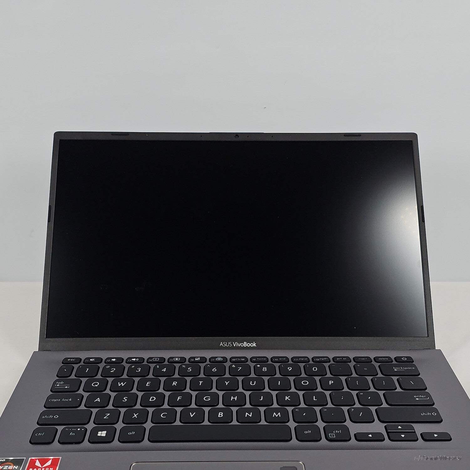 Asus Vivobook 14 F412D 14″ Ryzen 7 3700U 2.3GHz 8GB RAM 512GB SSD
