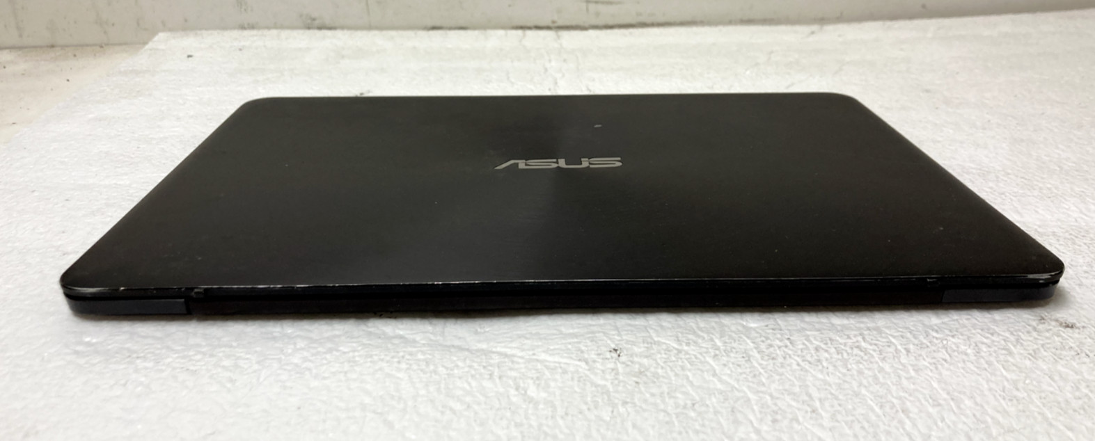 ASUS ZenBook UX305F 13.3″ Intel M-5Y10C@0.80GHz 8GB RAM NO SSD Parts *READ