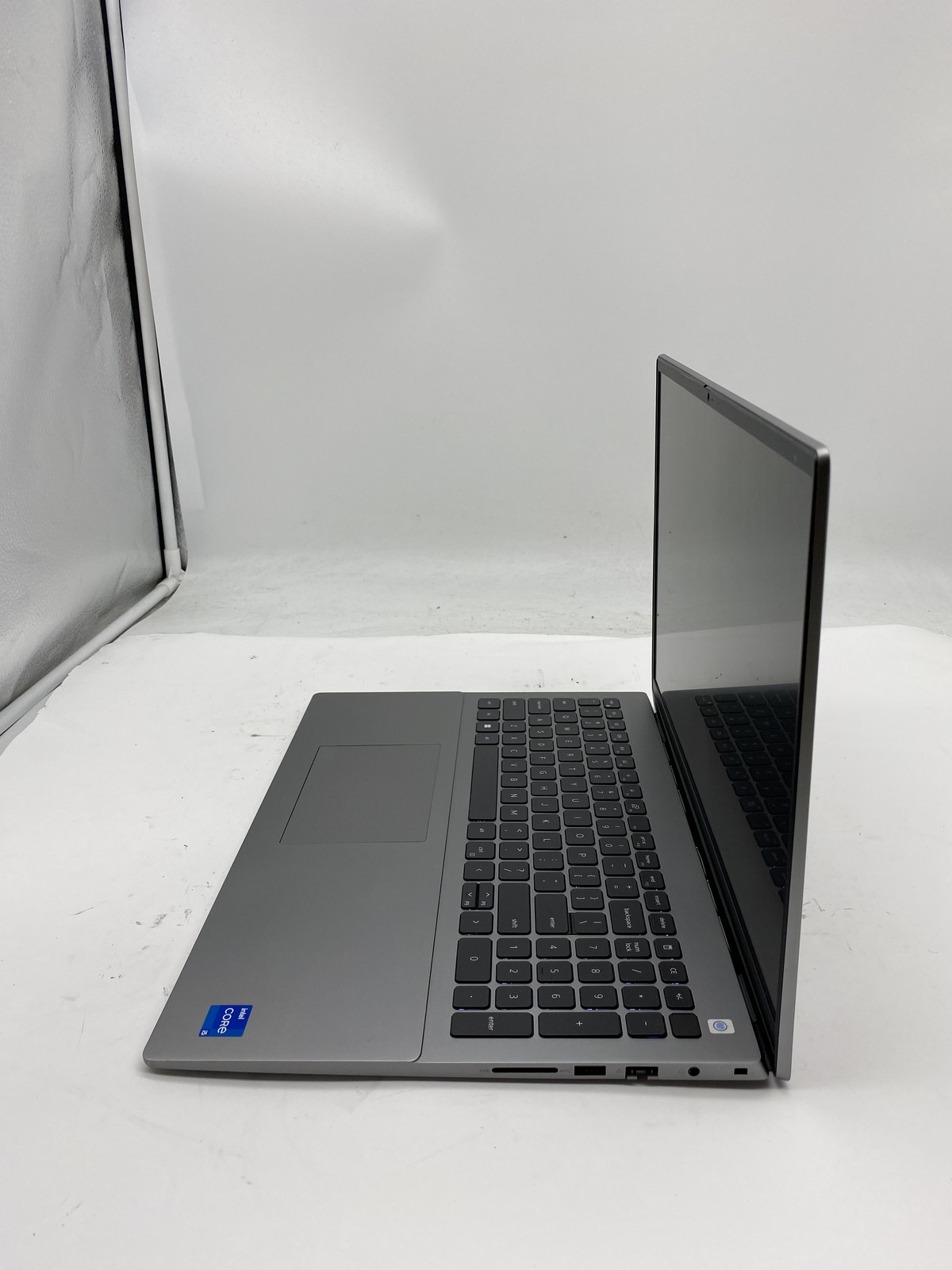 Dell Vostro 5620 Laptop Intel Core i5 1240P 1.7GHz 16GB RAM 512GB SSD W11P