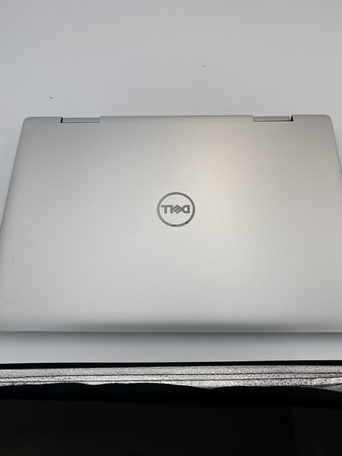 Dell Inspiron 5591 2-in-1 (2019) Intel(R) Core(TM) i7-10510U CPU @ 1.80GHz 16GB