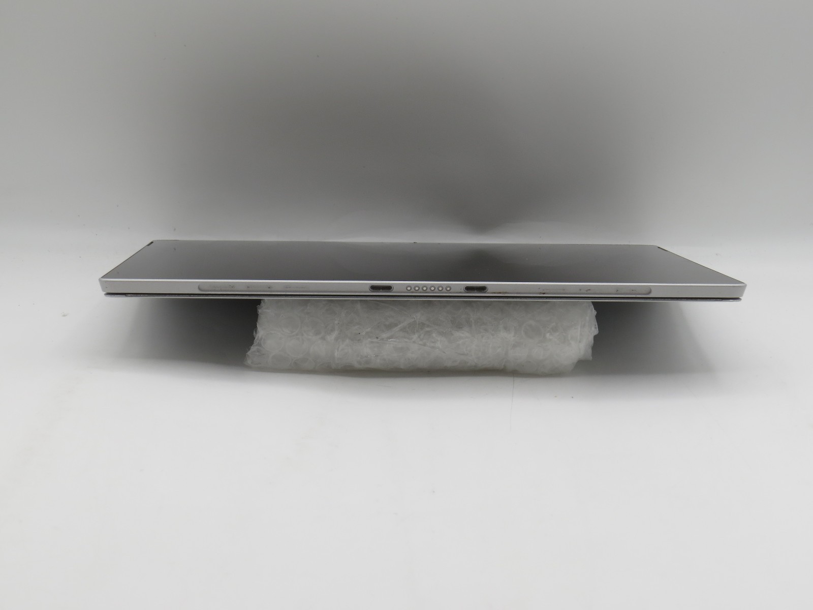 Microsoft Surface Pro 4 i5-6300U@2.4GHz 8GB RAM 12″ 256GB HD No OS/AC