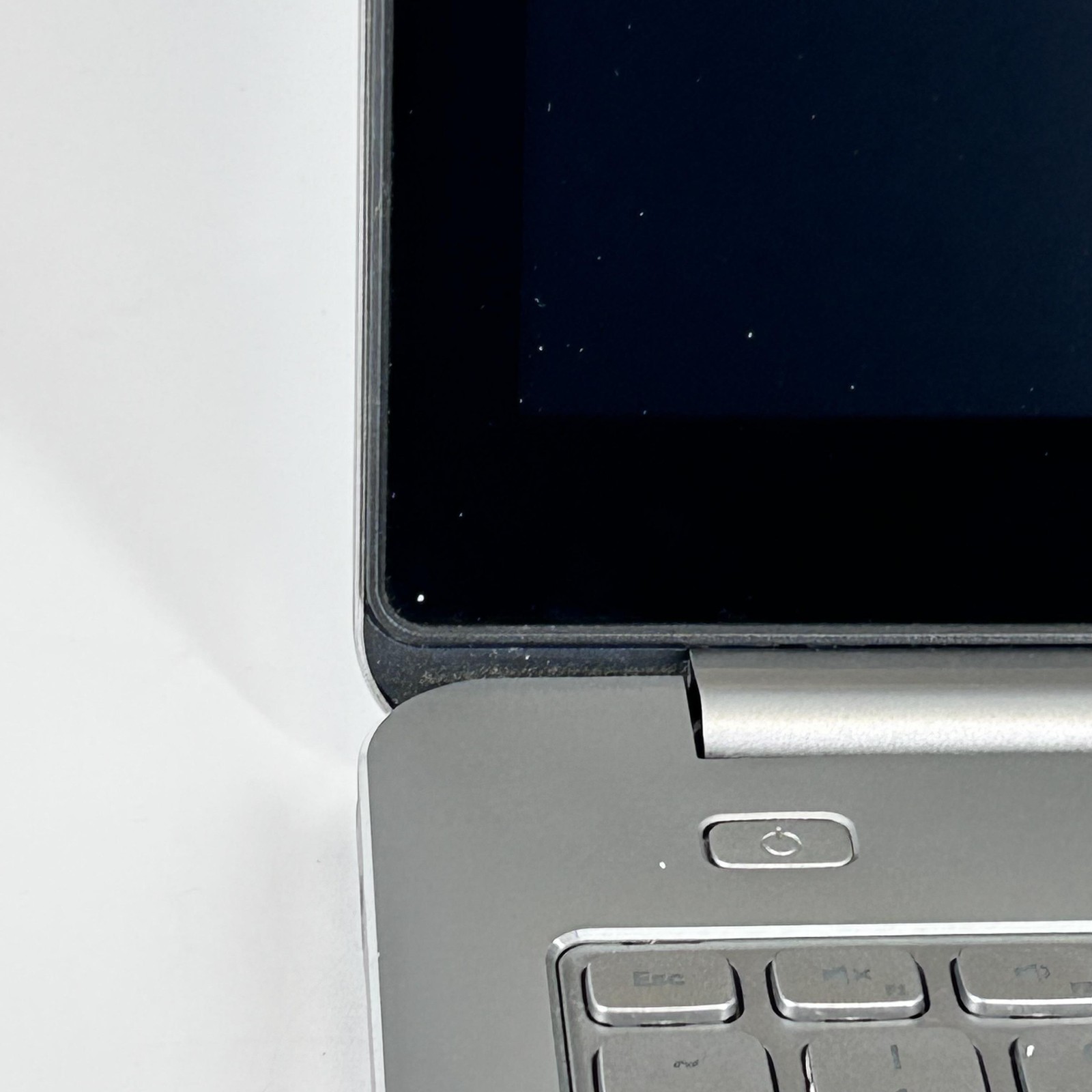 Dell Inspiron 7537 15.6 FHD Grey FHD 2.0 GHz i7-4510U 8GB RAM No Storage