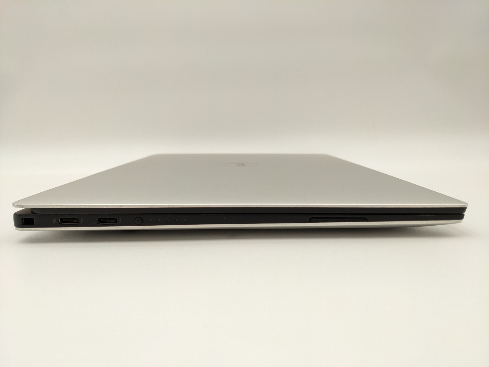 Dell XPS 9370 13″ UHD 4K Touch I7-8550U 512GB 16GB W11P Backlit FP Reader IRCam