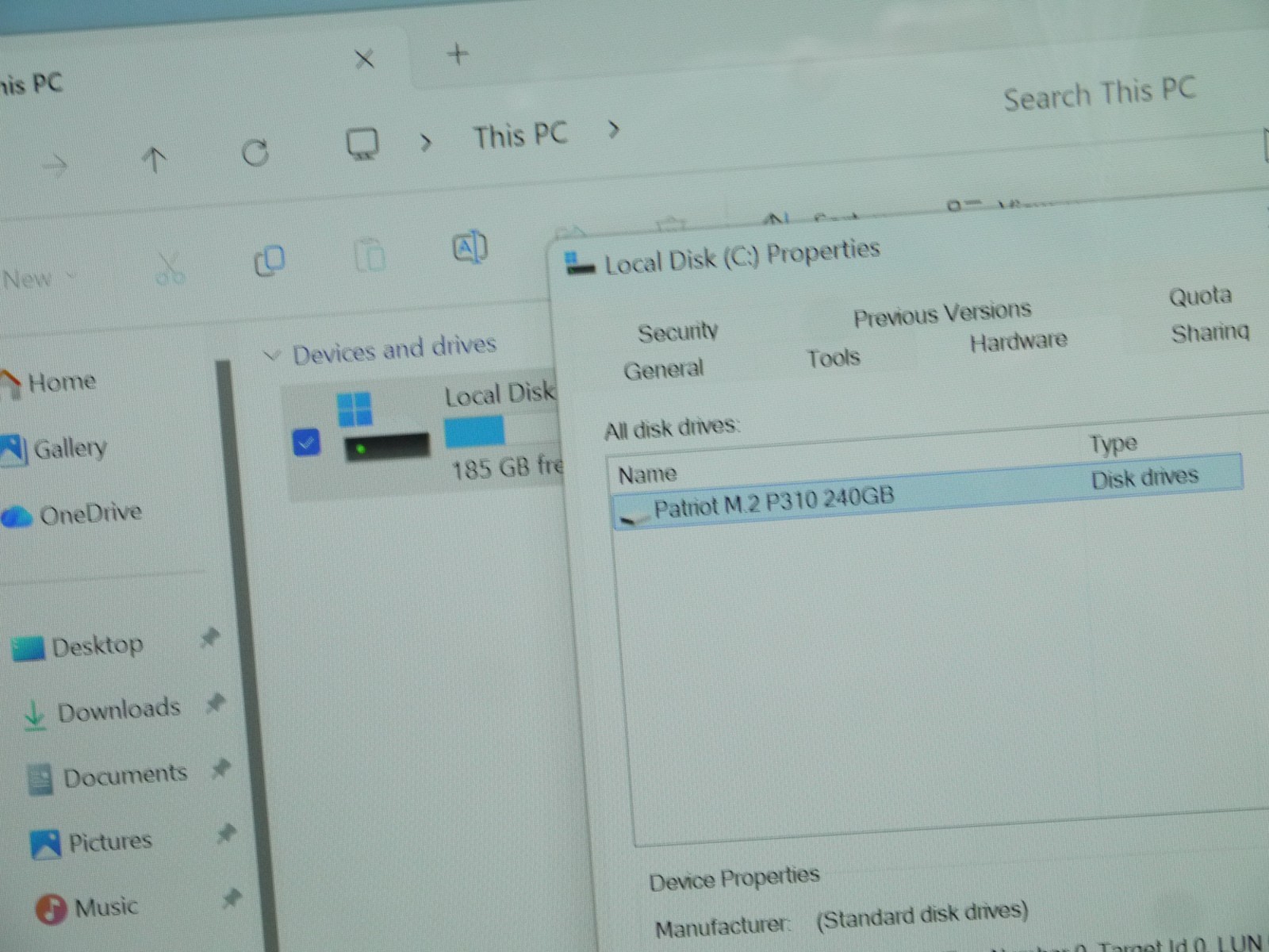 Dell Inspiron 7370 13″ Laptop – Core i7-8th / 8GB / 240GB SSD – New Batt – Read