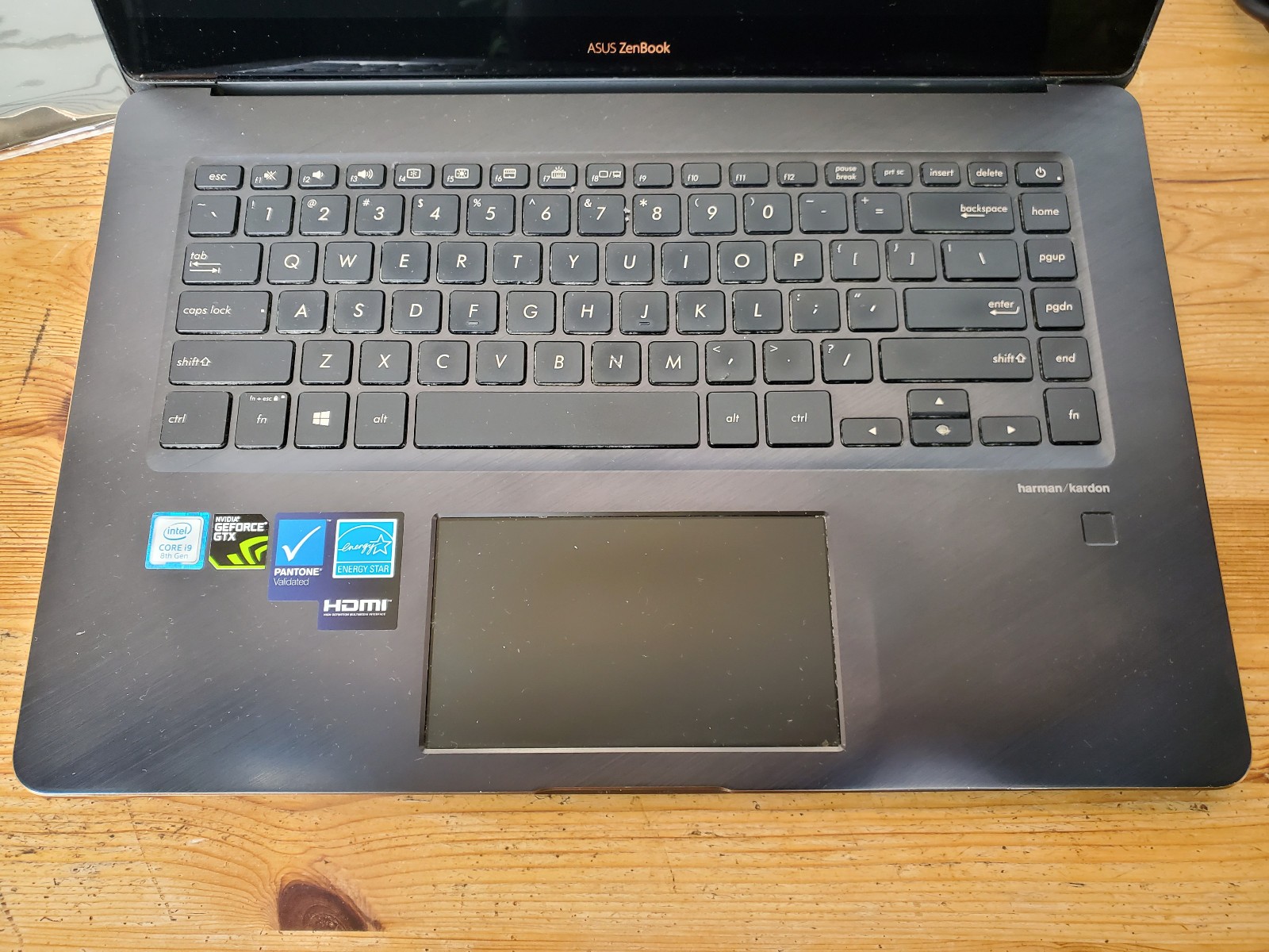 Asus ZenBook Pro 15 UX580GE XB74T UHD 4K Touch i9-8950 16GB 2TB SSD GTX 1050 Ti