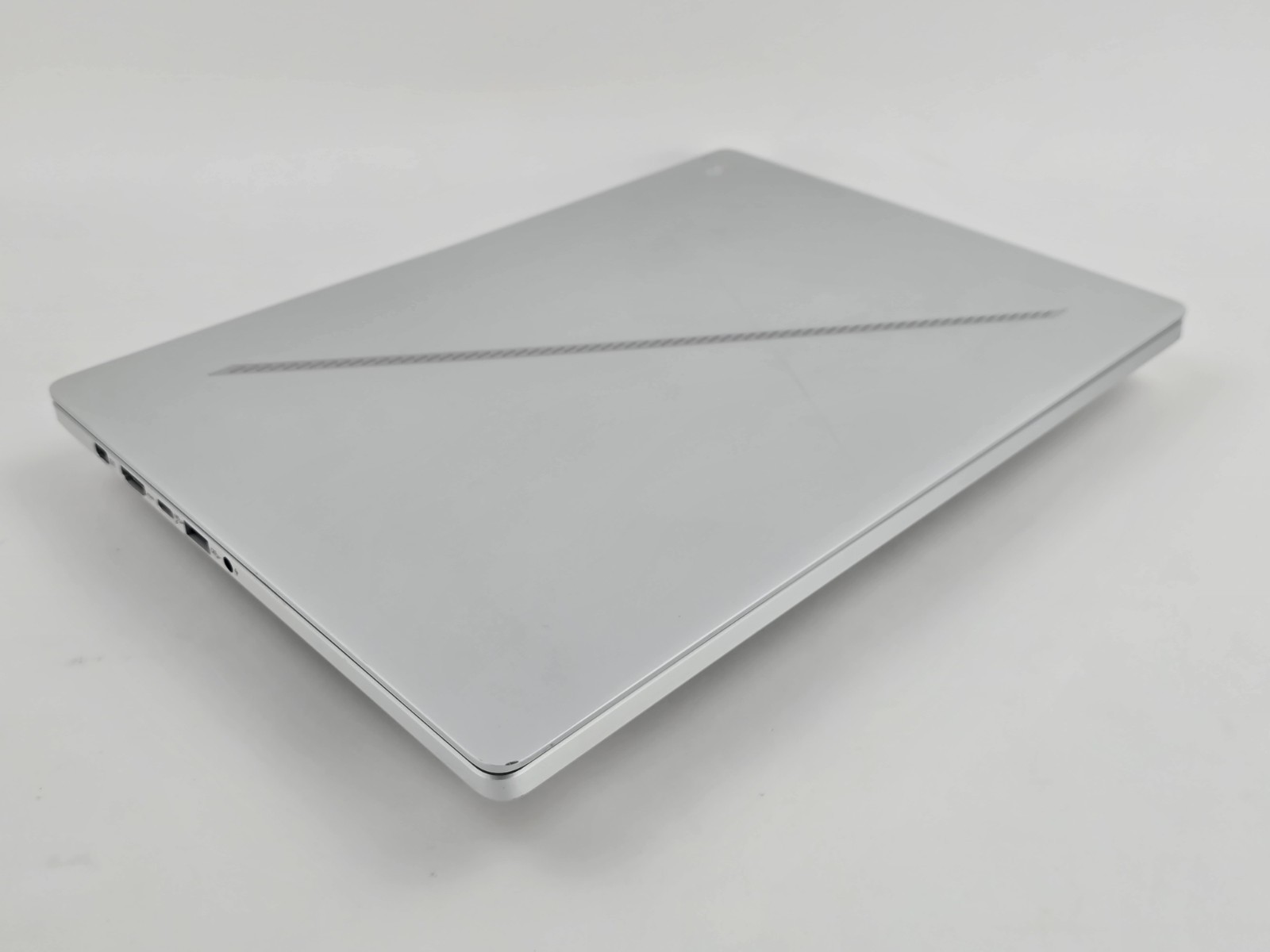 ASUS ROG Zephyrus G14 3K 120Hz OLED Ryzen 9 8945HS, 16GB/1TB, RTX 4060 – Used