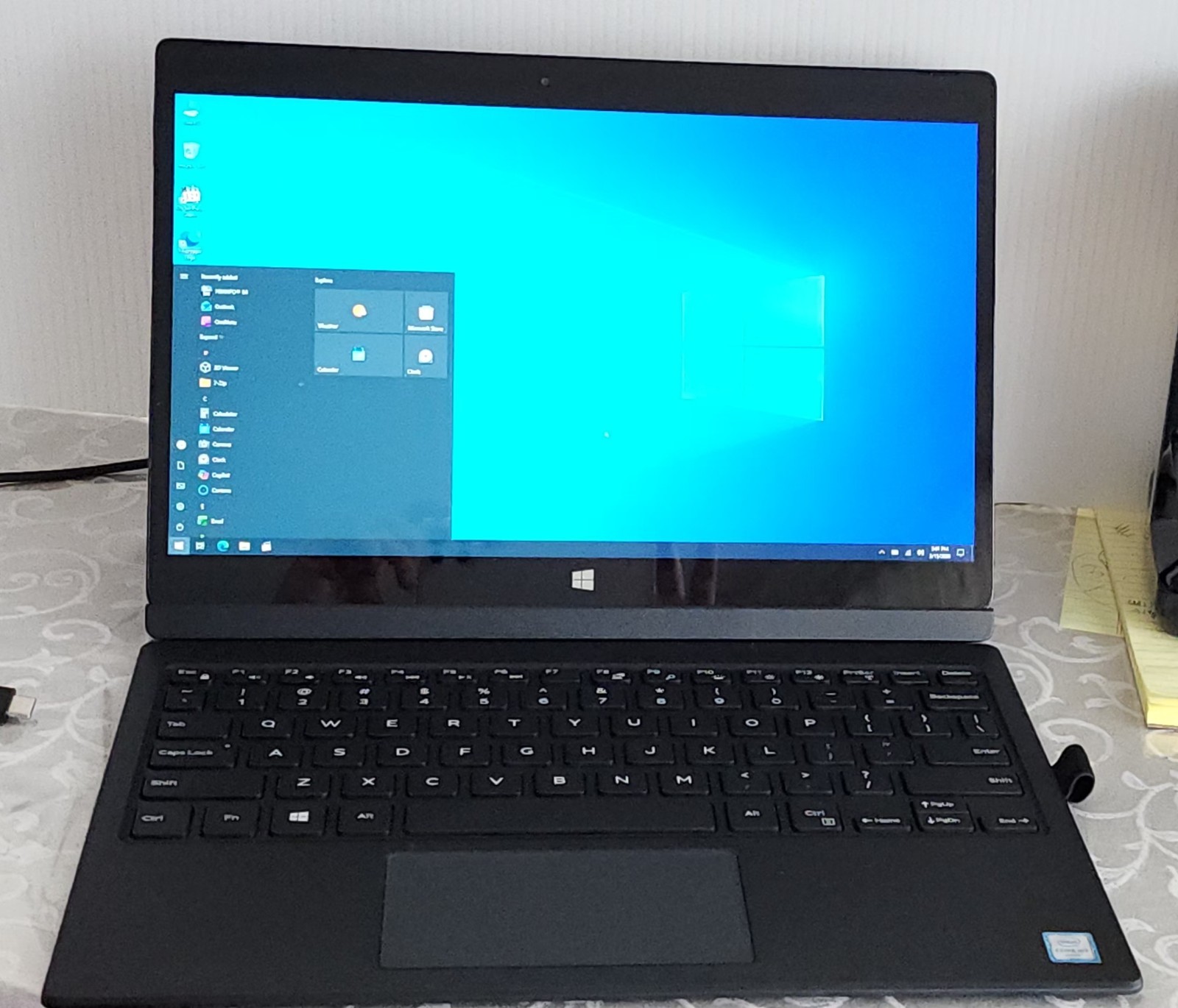 Dell Latitude 7275 2-in-1 12″ FHD Touch M5-6Y57 128GB 8GB W10P Webcam Backlit