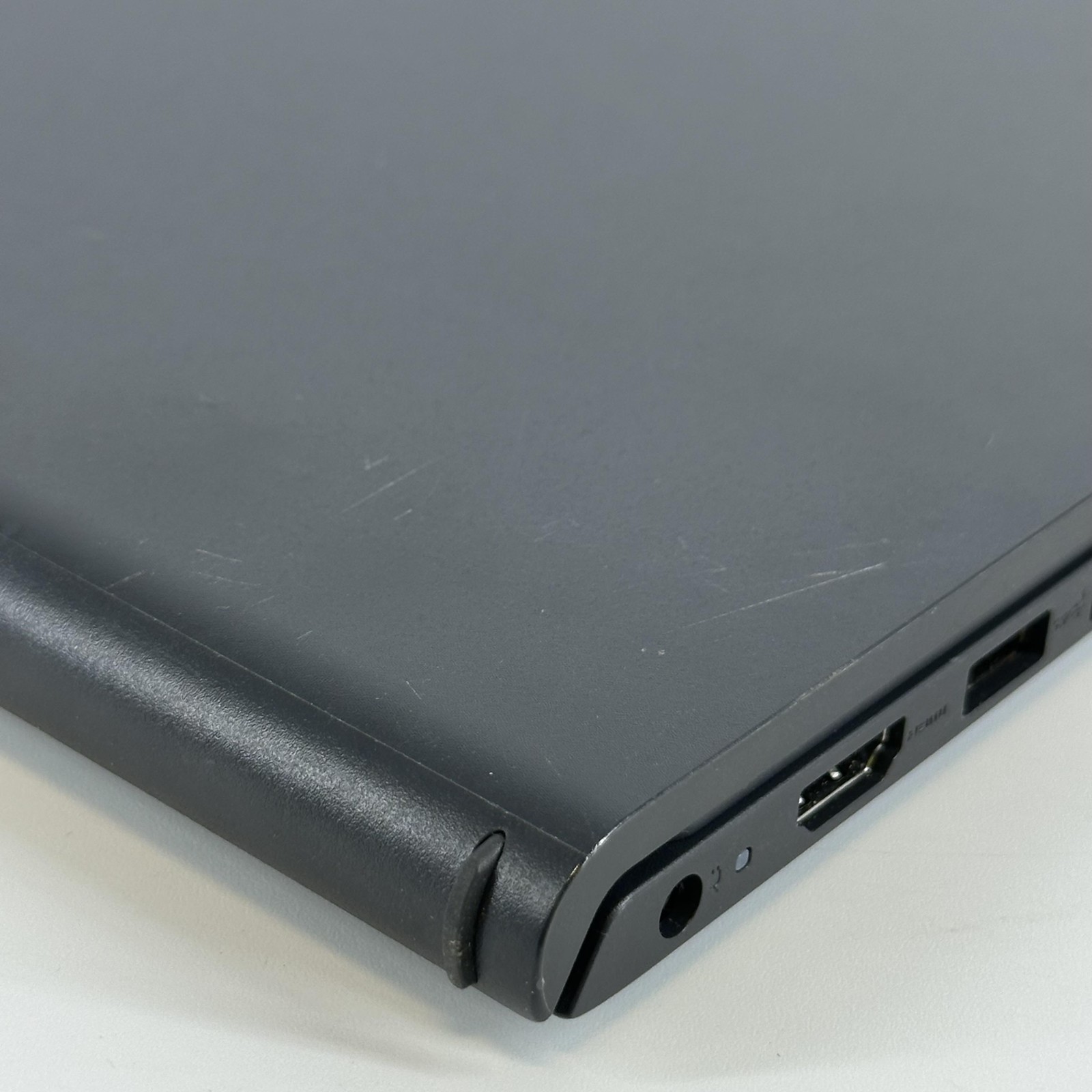 Dell Inspiron 3520 15.6 Black FHD 1.3 GHz i5-1235U 16GB RAM 512GB SSD Good