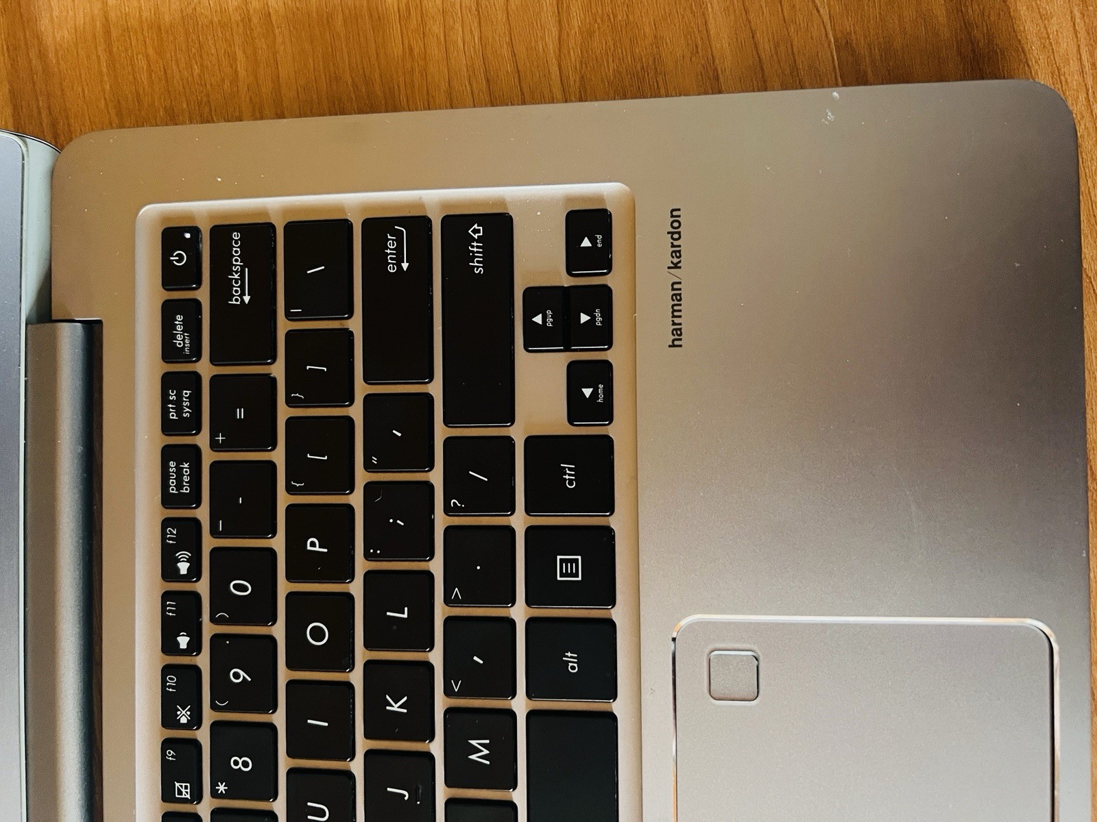 Asus ZenBook UX330UAR 13.3-inch QHD+ Ultra-Slim,Harman Kardon,25H2 Latest Win 11