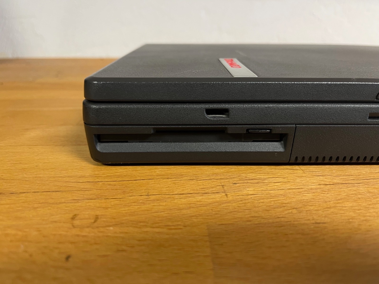 Vintage Compaq Armada E500 Pentium III 450 MHz 320 MB RAM no HDD