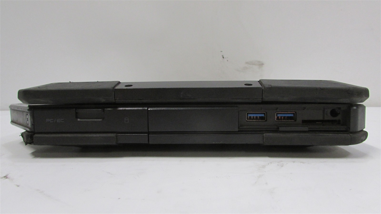 Dell Latitude 5414 i5-6300U 2.4GHz 8GB RAM 250GB m.2 14″ Windows 10 Pro COSM DMG