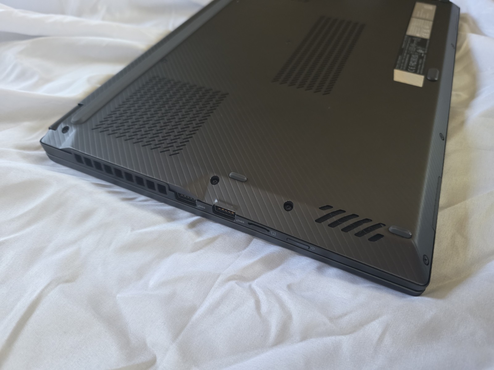 ASUS ROG Flow X16 (2022) GV601RW | Ryzen 9 6900HS | RTX 3070 Ti | 32GB RAM | 2TB