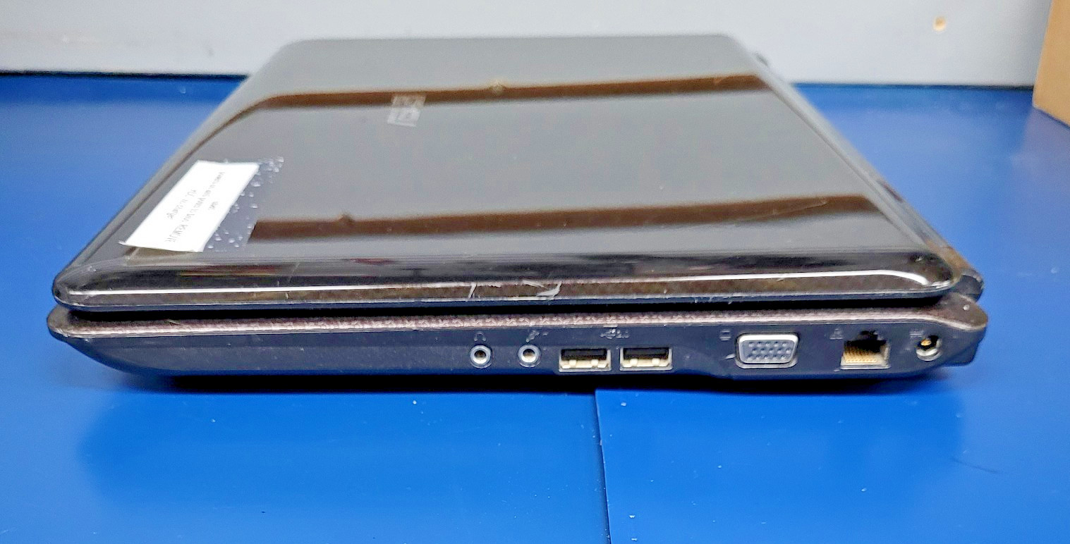 ASUS K601 Intel Core Duo T4400 @2.20 @GHz 4 GB RAM – NO HDD –
