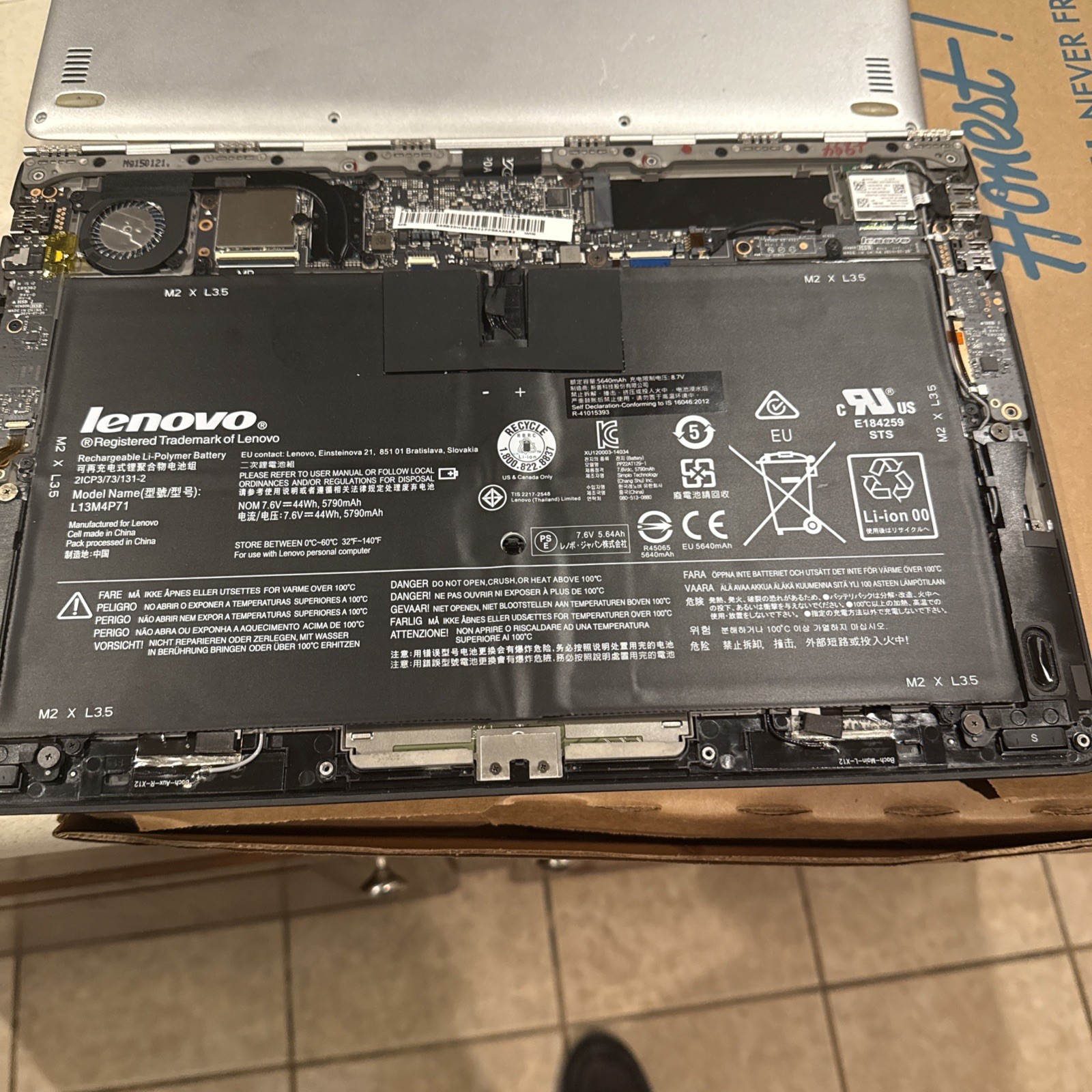 Lenovo Yoga 3 Pro-1370 Intel Core M-5Y71 8GB RAM NO HDD/OS For Parts