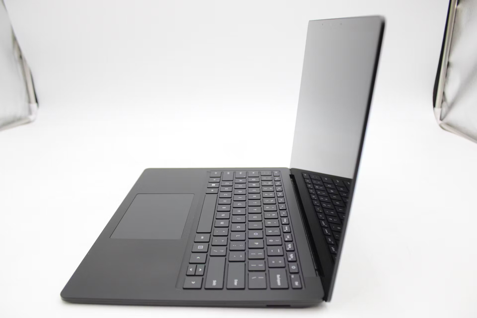 Microsoft Surface Laptop 4 Used 13.5″ i7-1185G7, 256GB NVMe, 16GB RAM