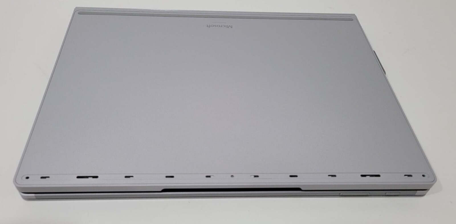 Surface Book 13.5″ Intel Core i7 16GB RAM With (GTX 965M 2GB RAM) 
