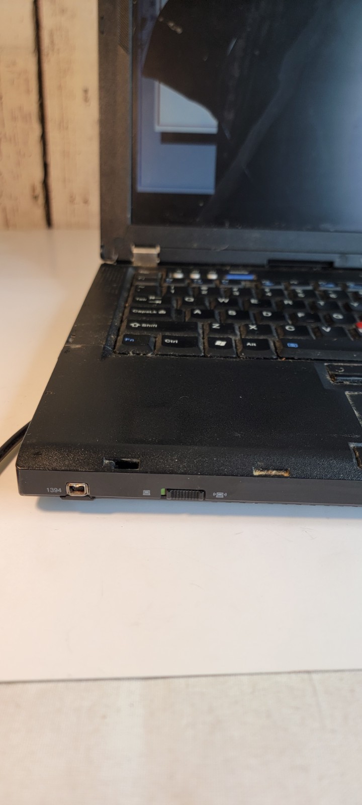 Lenovo Thinkpad 2007 Series A Parts/Repair (READ!!) Turns On Damaged Screen