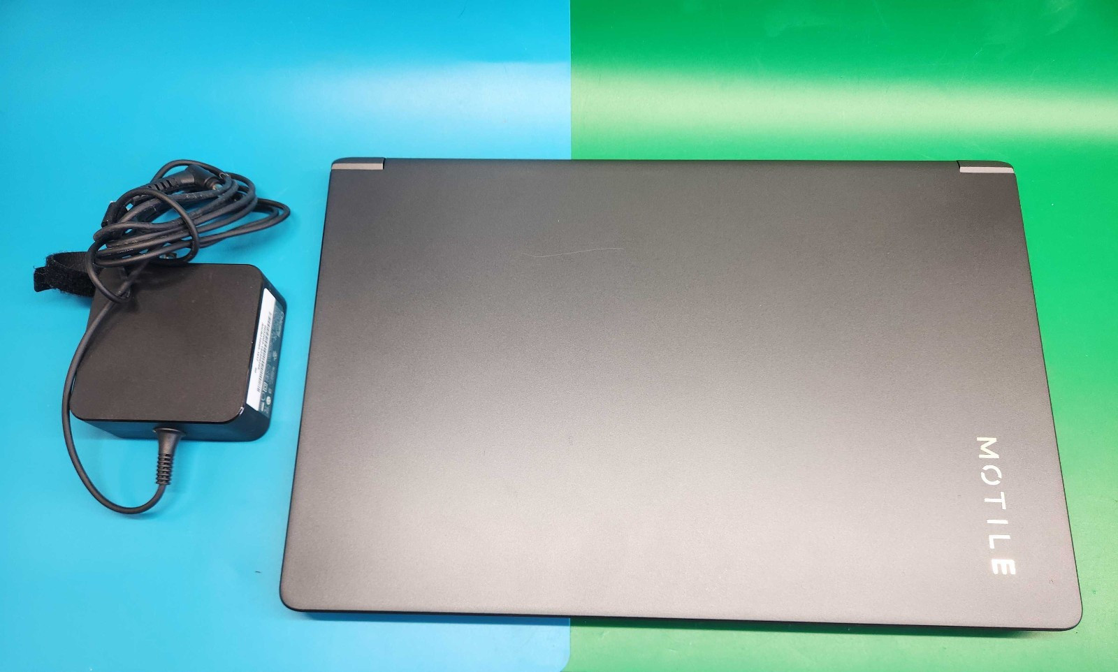 MOTILE M141 14″ Laptop – AMD Ryzen 3 3200U 4GB RAM 128GB SSD WIN10 – New Battery