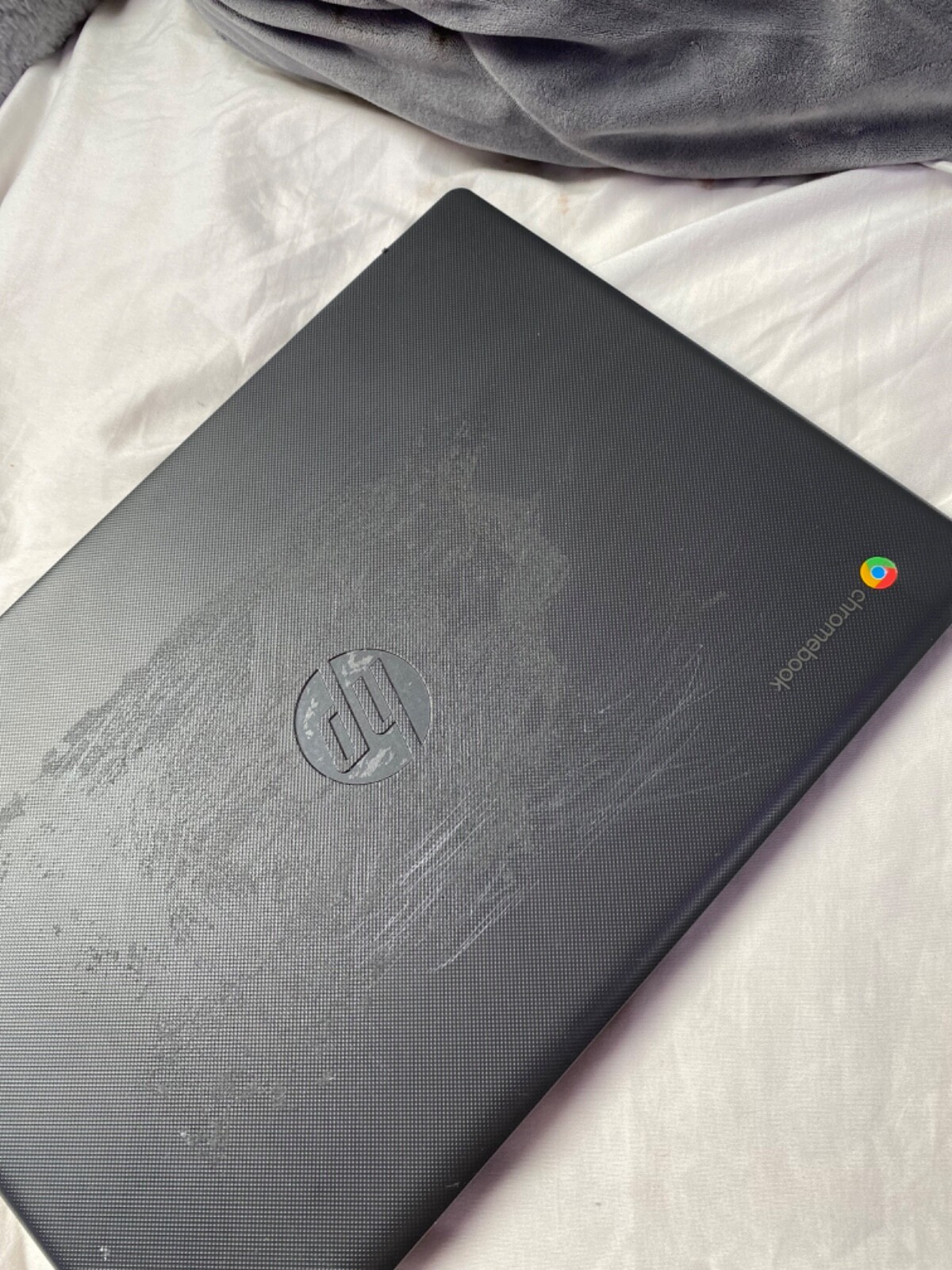 HP – 2-in-1 14″ Touch-Screen Chromebook – Intel Celeron – 4GB Memory – 64GB e…