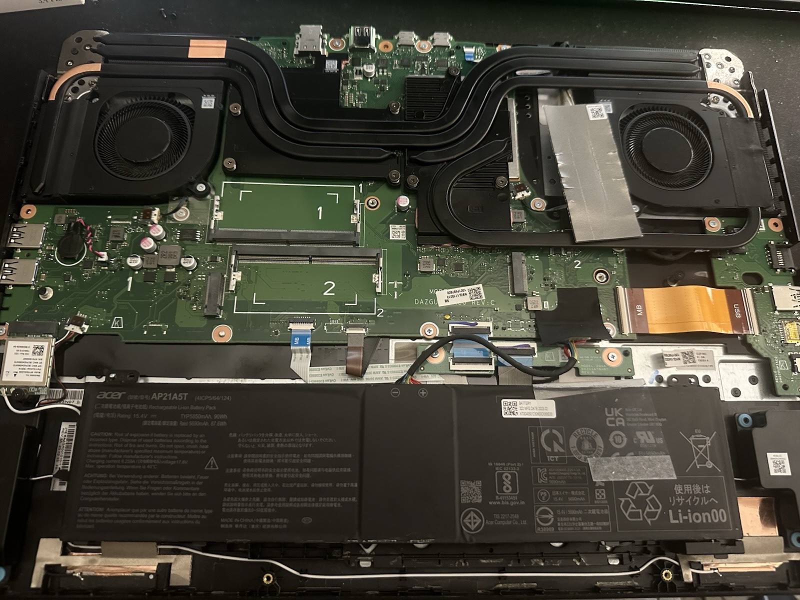 Acer Nitro AN17-41-R8N5 17.3” (AMD Ryzen 7 – 3.20 GHz RTX 4050)