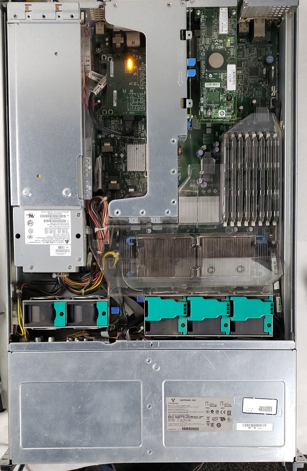 HP Gateway E9525R Intel Xeon X5355 8Gb Ram 300 GB HDD