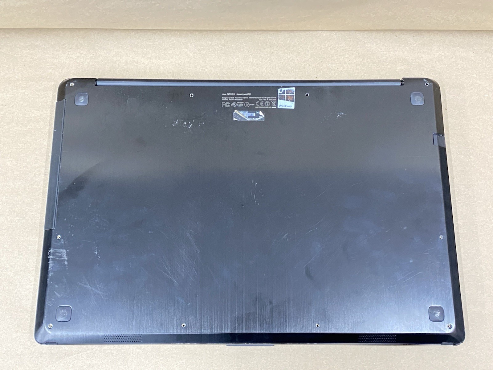 Asus Q552UB – 16″ 1920×1080 – i7-6500U – 8GB – 128GB SSD – Windows 10 Pro
