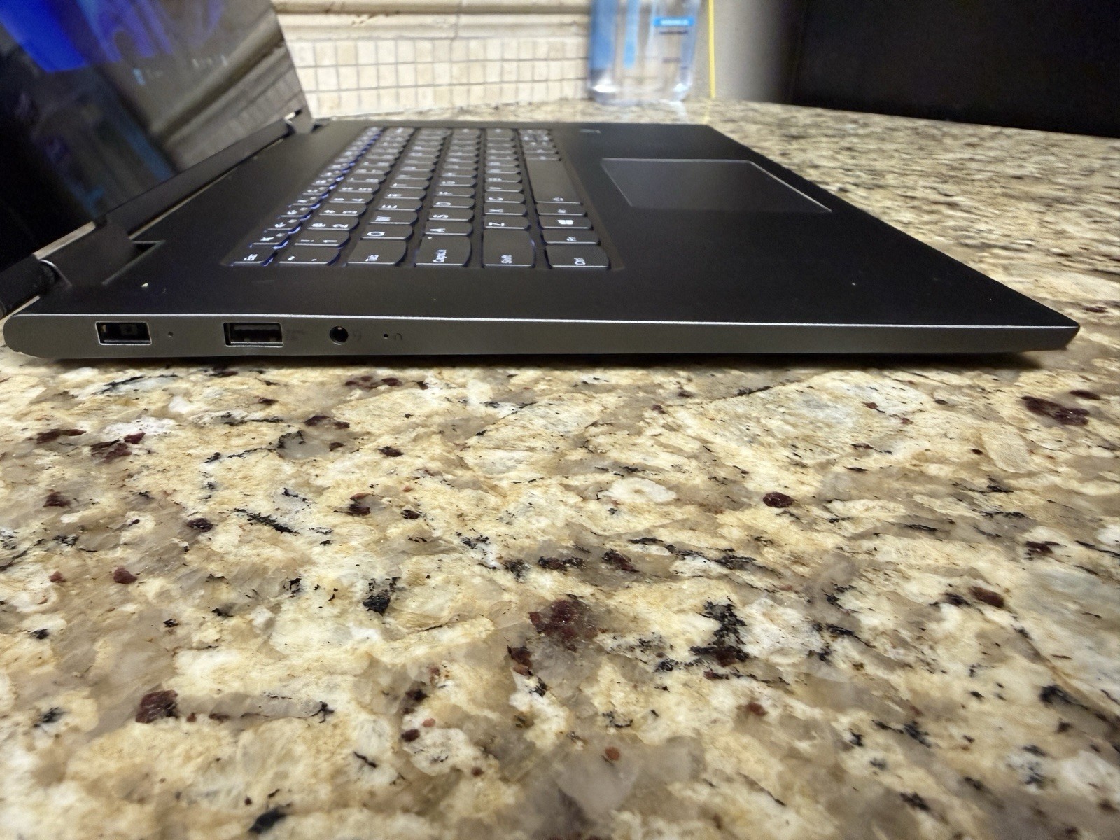 Lenovo Yoga 730-15Ikb (256 GB SSD, ntel Core i5 8 th. Gen., 8 GB RAM, Intel…