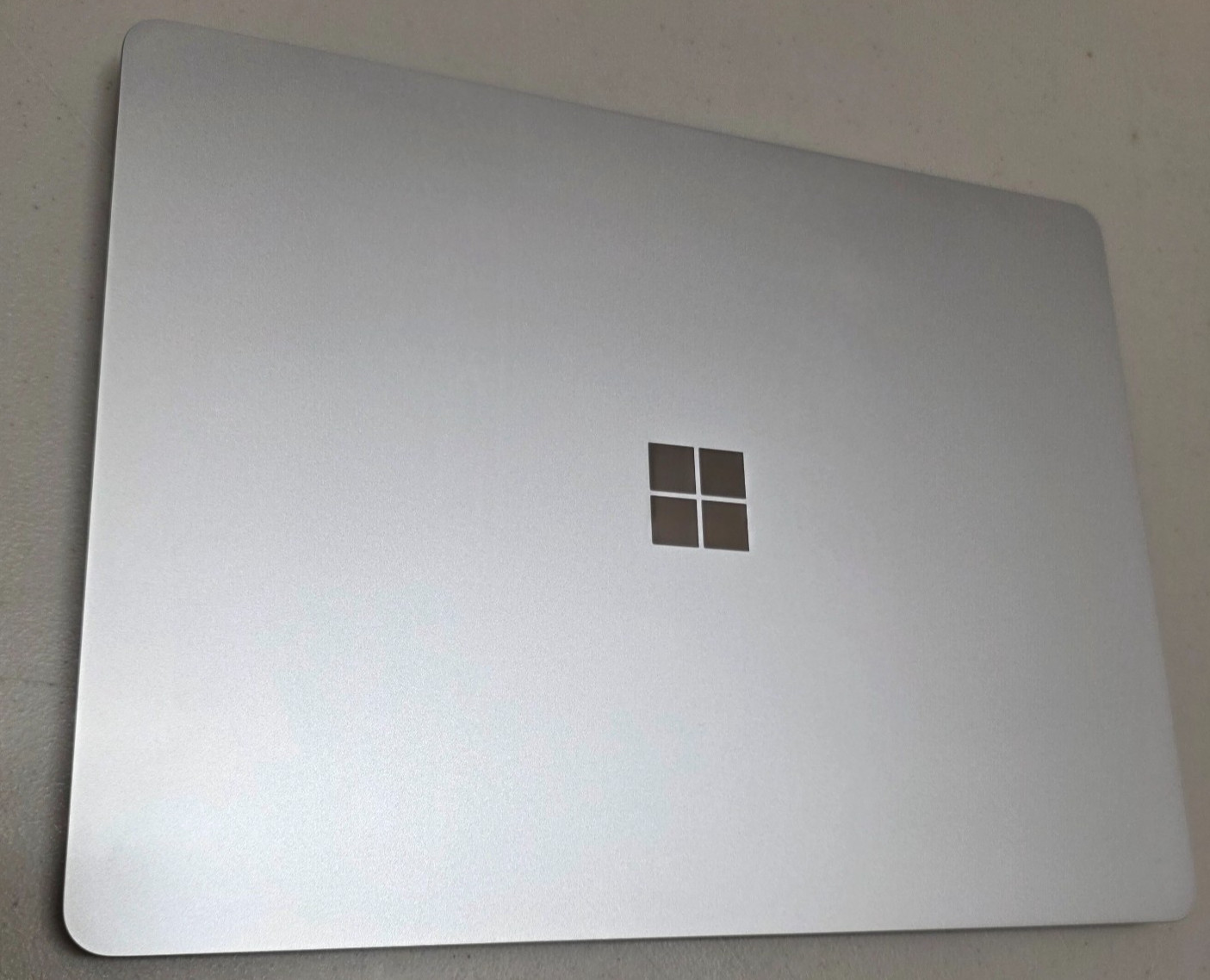 Microsoft Surface Laptop 13″ 2K Touch – Snapdragon X Plus – 16GB/512GB Warranty!
