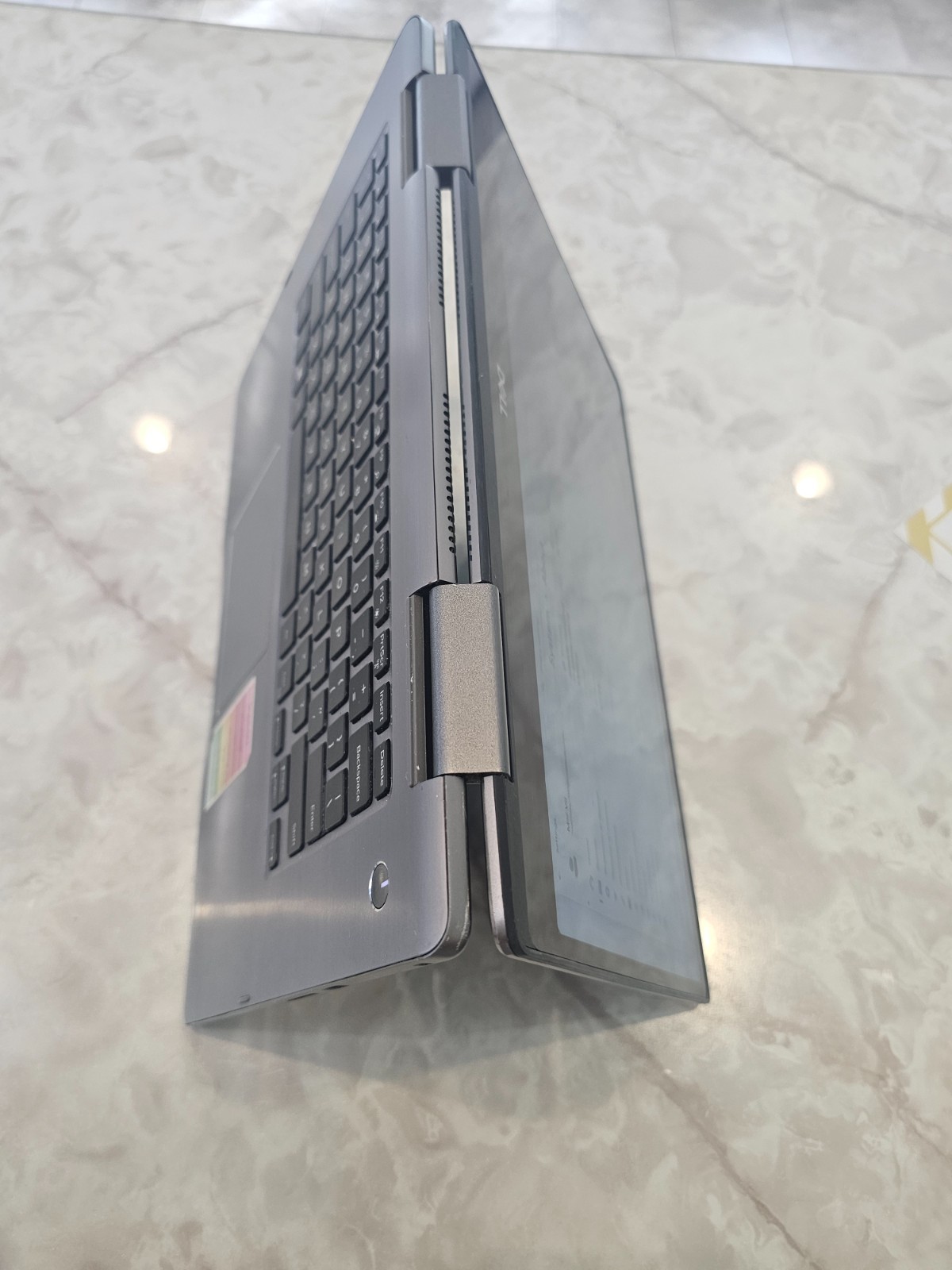 Dell Inspiron 7573 2-in-1 Intel Core i7-8550U 15.6″ Touch 16GB RAM 512GB SSD