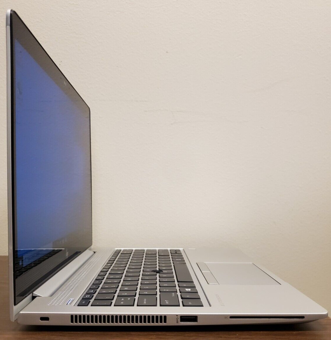 HP EliteBook 745 G5 w/power adapter