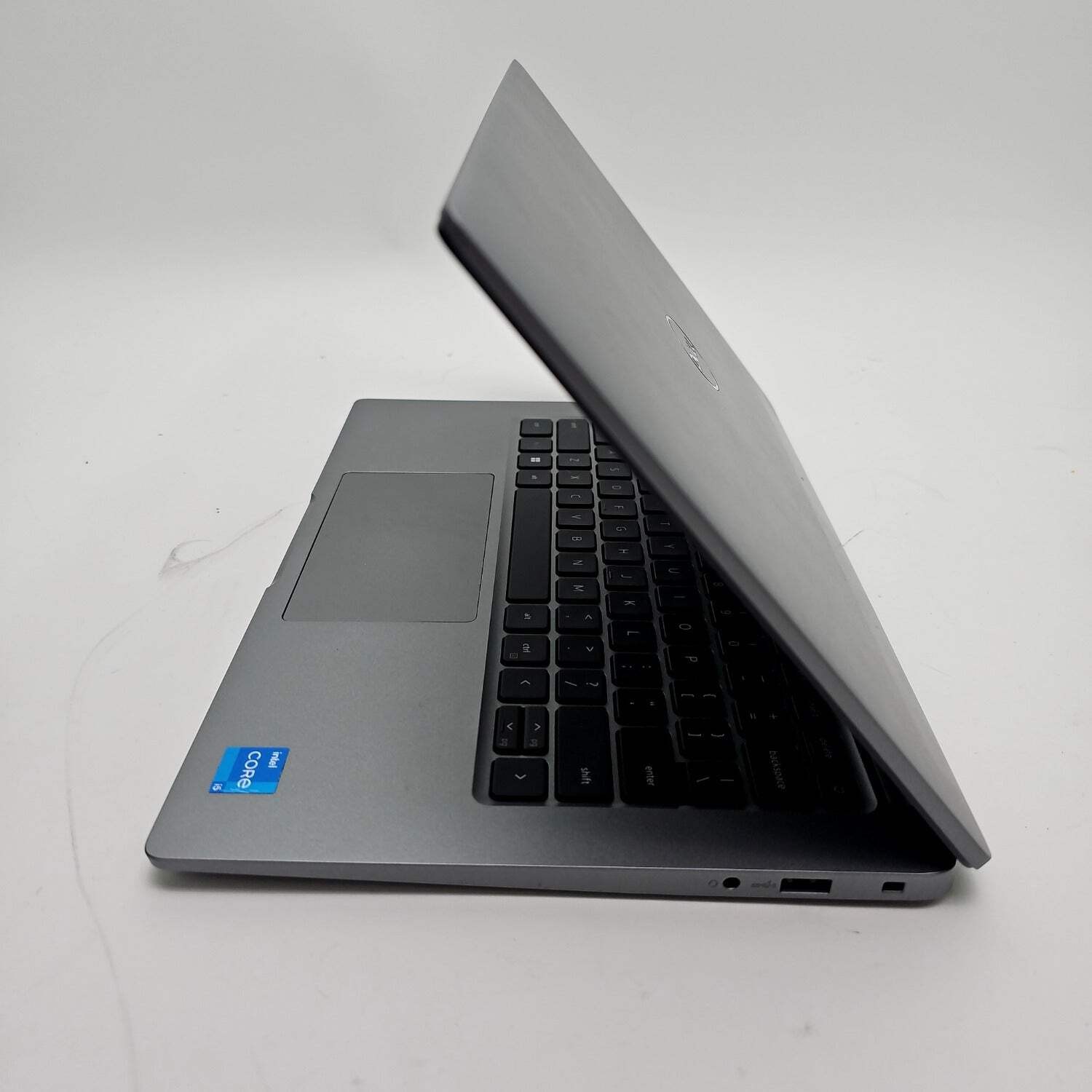 Dell Latitude 3340 13.3″ i5-1335U 1.3GHz 8GB RAM 256GB SSD