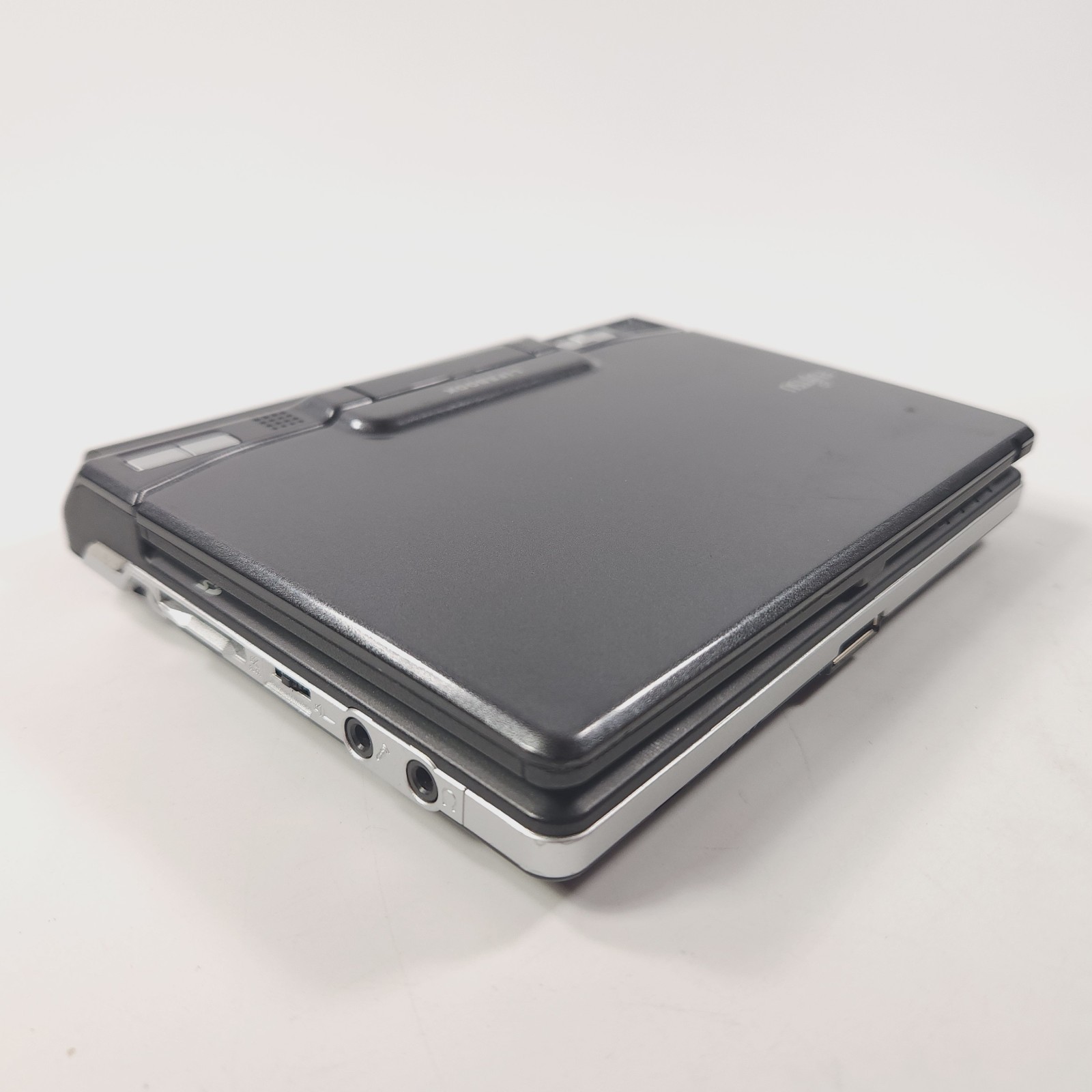 Retro Gaming Laptop Fujitsu U810 Intel 800 MHz 1 GB RAM 35 GB HD Windows XP Pro