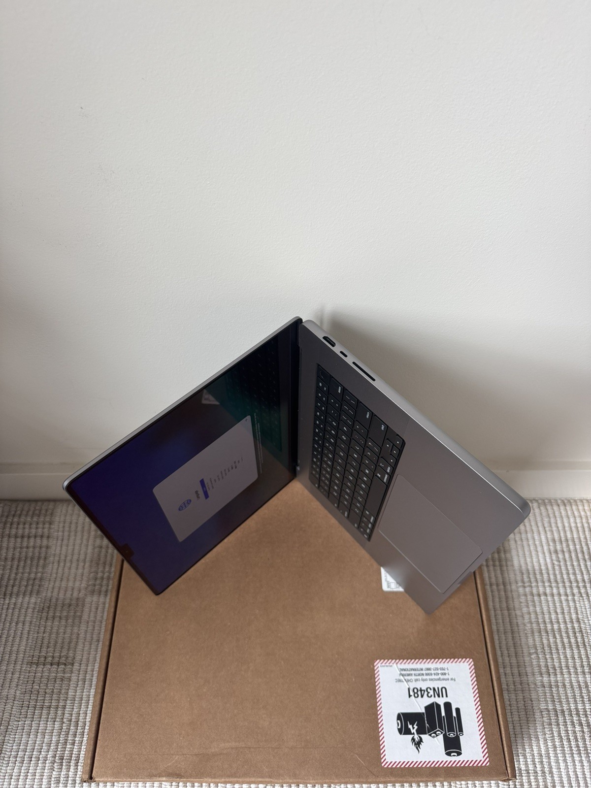 Apple MacBook Pro 2021 16″ M1 Pro 10-Core CPU 16-Core GPU 32GB RAM 512GB SSD