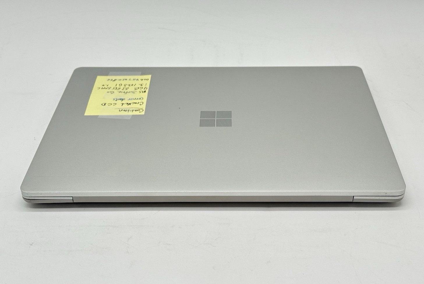 Microsoft Surface Laptop Go 12.4” (63GB eMM, Core i5-1035G1, 4GB RAM) No AC/OS