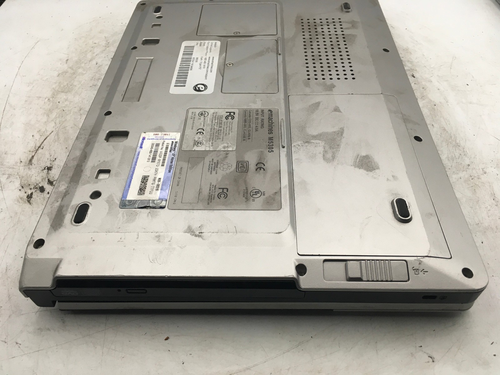 EMACHINES M5305 -FOR PARTS/BROKEN HINGE- AMD Athlon XP-M 2200 – NO RAM -READ-BB