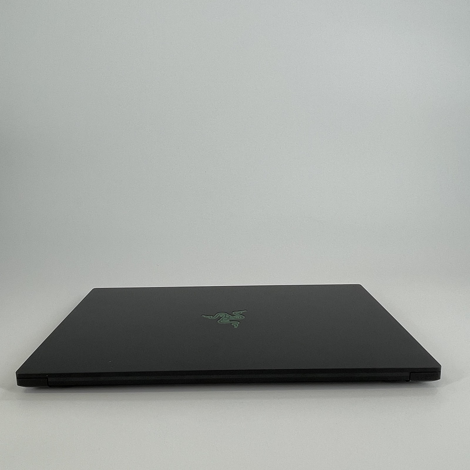 Razer Blade 15 240Hz 2K 2.4 GHz i7-12800H 32GB 1TB SSD RTX 3080 Ti – BOARD ISSUE