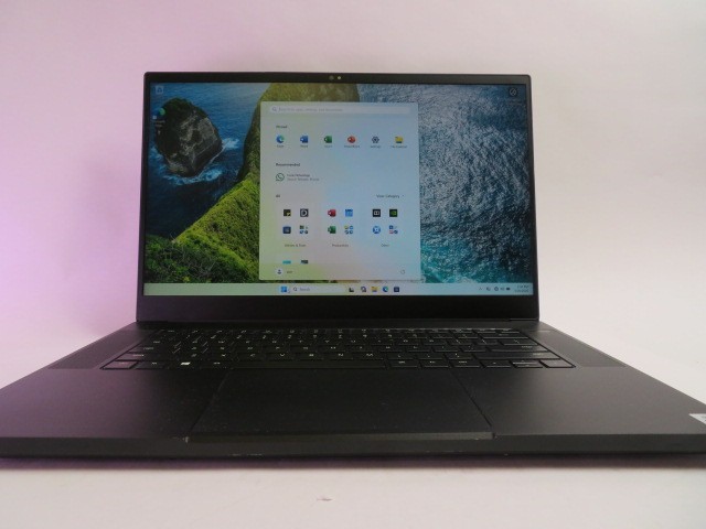 RAZER BLADE 15 ADVANCED RZ09-03005E43 i7-10875H 32GB 1TB NVMe RTX 2080 W11PRO