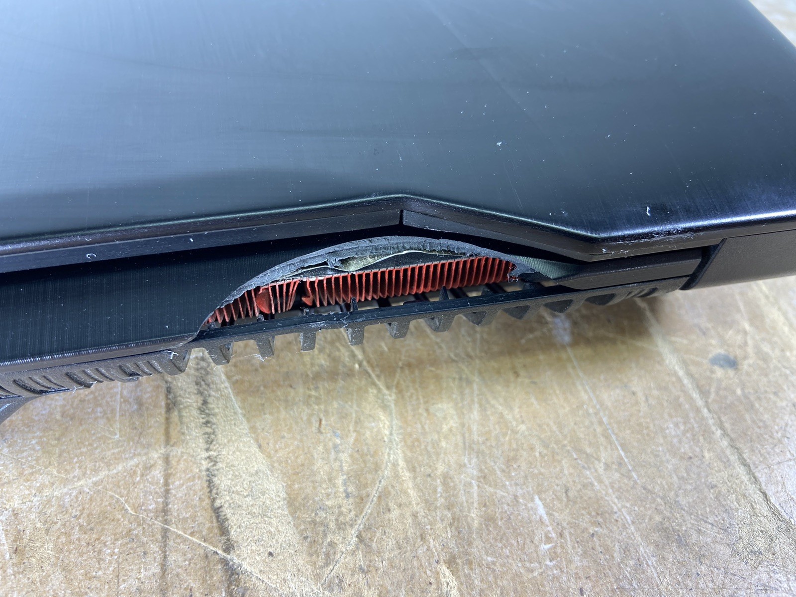 ASUS GL702V i7-7700HQ @ 2.80GHz, 16GB RAM, NO HDD/OS – (FOR PARTS)