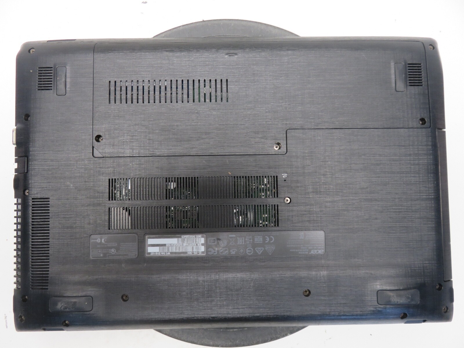 Acer Aspire E5-576 Intel i3-8130U 2.2GHz 6 GB NO HDD No Batt