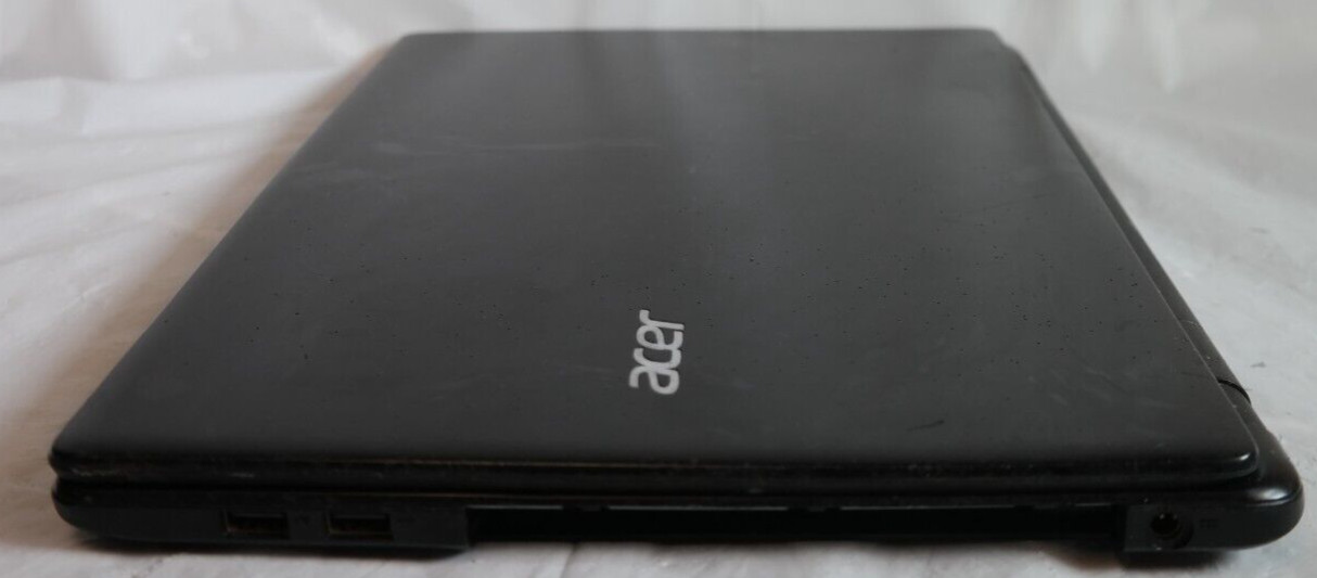 Acer Aspire Notebook E15 4GB RAM 1TB HDD AMD E2 no power, broke mouse pad-parts