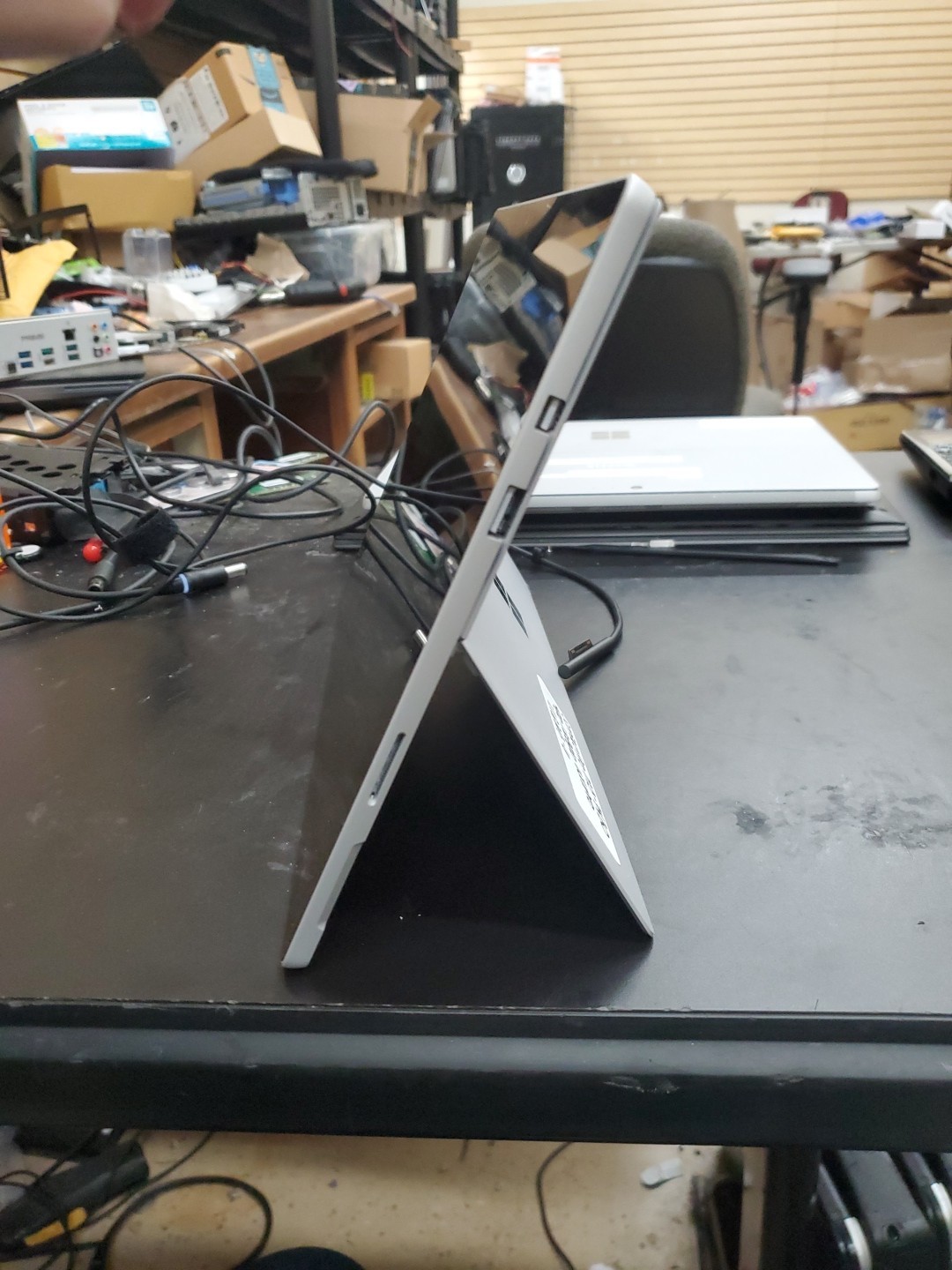 Microsoft Surface Pro (M3-7Y30, 4gb RAM 128gb SSD, W11Pro) 111225-6