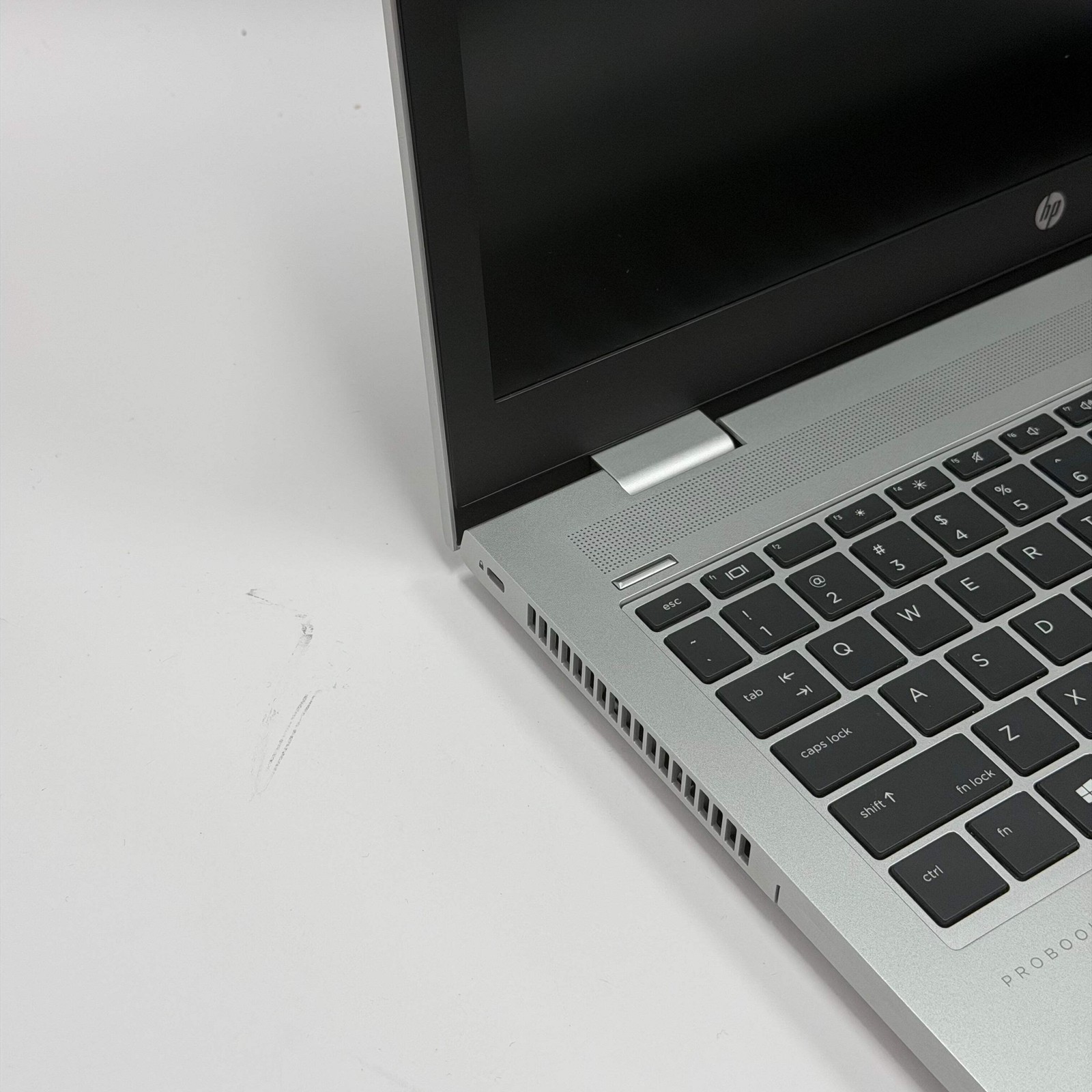 Broken HP ProBook 650 G5 5PF37AV 15.6″ i7-8565U 1.8GHz No OS No RAM No SSD
