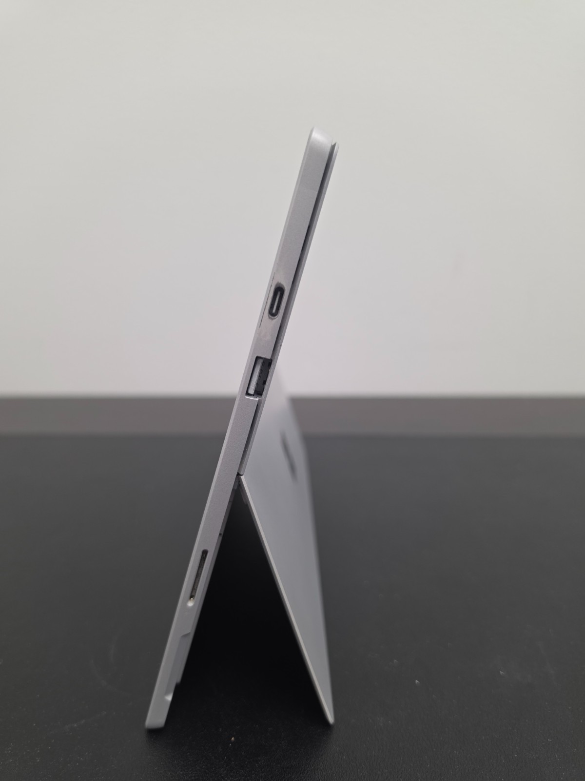 Microsoft Surface Pro 7+ ***LTE*** i5-1135G7 16GB Ram 256GB SSD Win 11 Pro