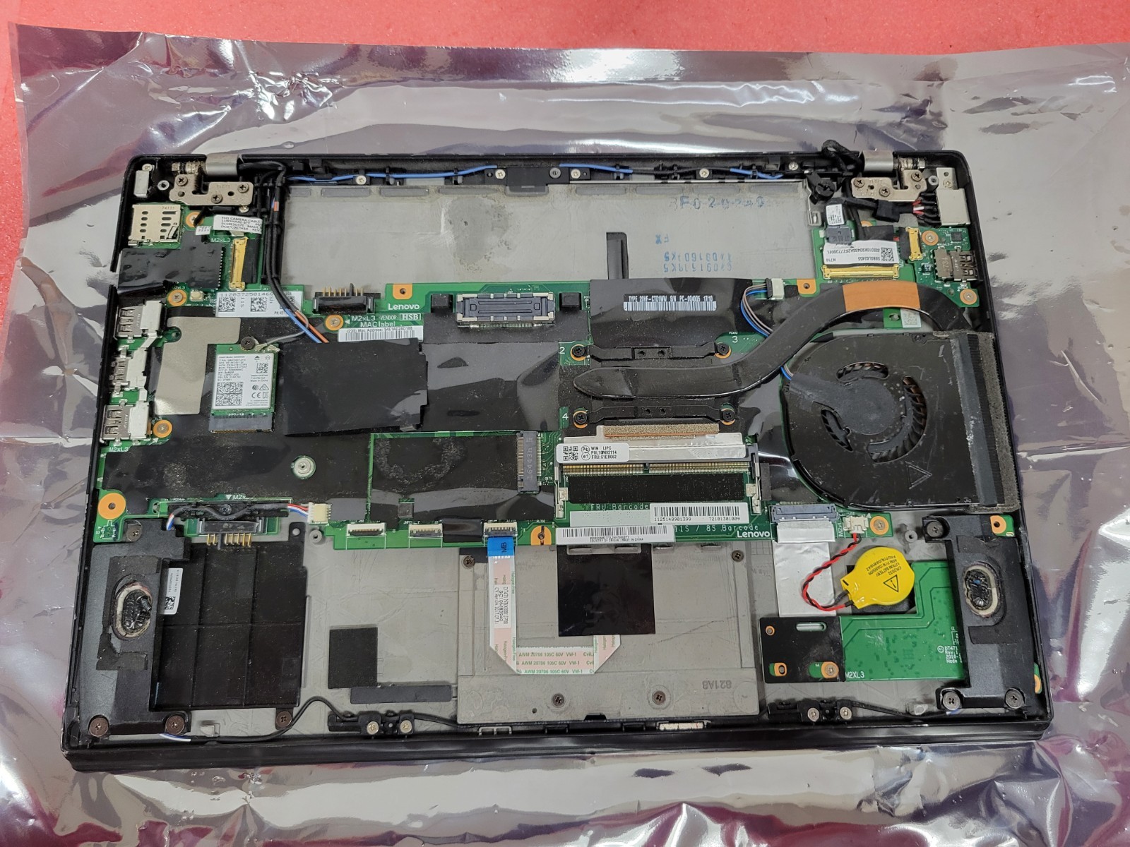 Lenovo ThinkPad T470S 14″ i5-7300U 4GB RAM *NO HDD/OS/COVER/BATT/AS IS* | LP521