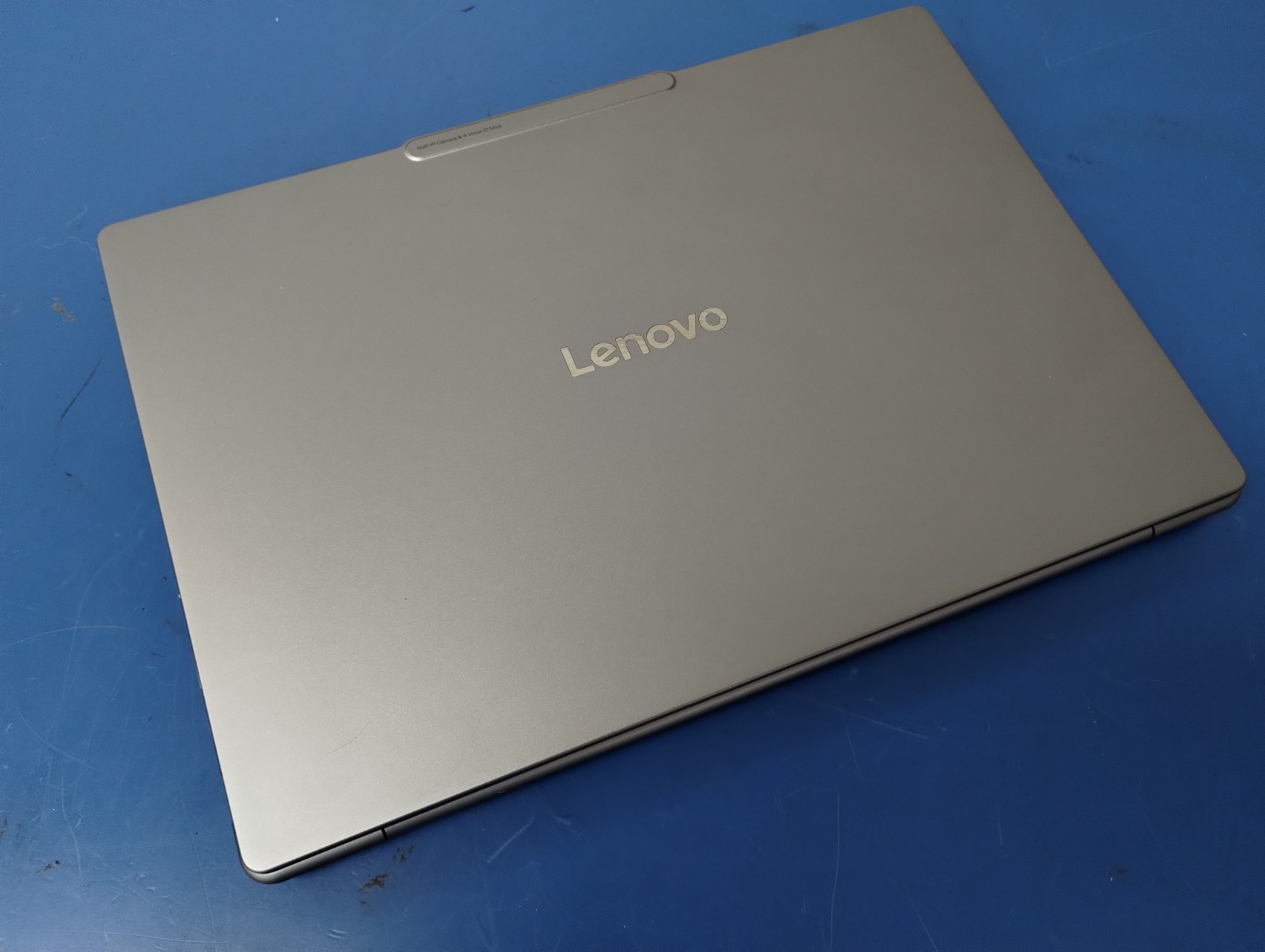 Lenovo Slim 7 14ILL10, Intel Core Ultra 7 258V, 2.20 GHz, 32 GB RAM, 1 TB NVMe