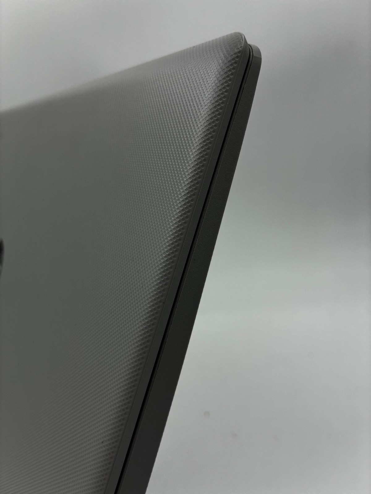 HP Chromebook 14a-ne0013dx 14″ Intel Celeron N4120 4GB 64GB Gray w/ Charger