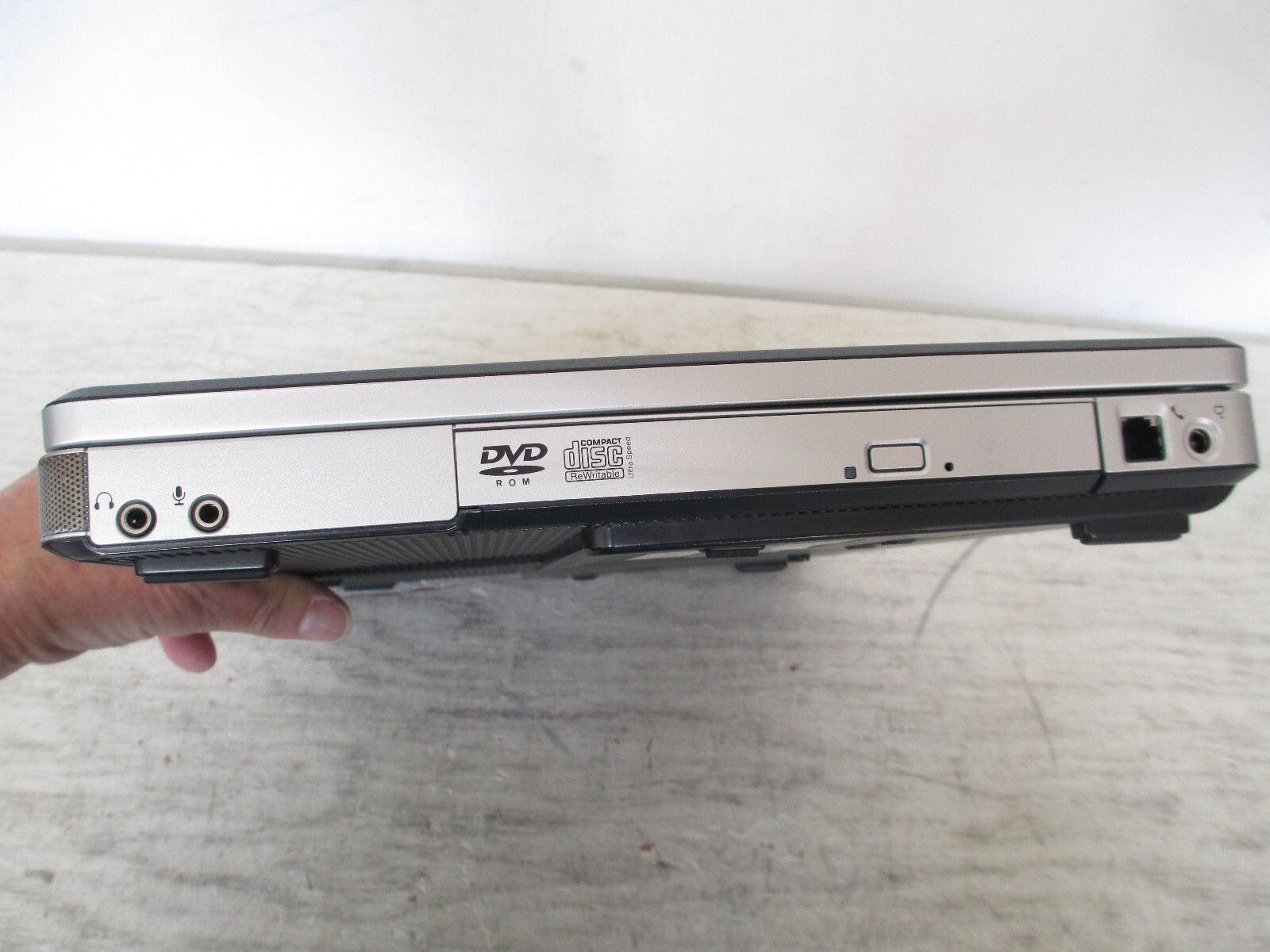 Compaq Presario C300 Laptop Intel Celeron, 1.25GB, NO HDD, DVD-Rom FOR PARTS
