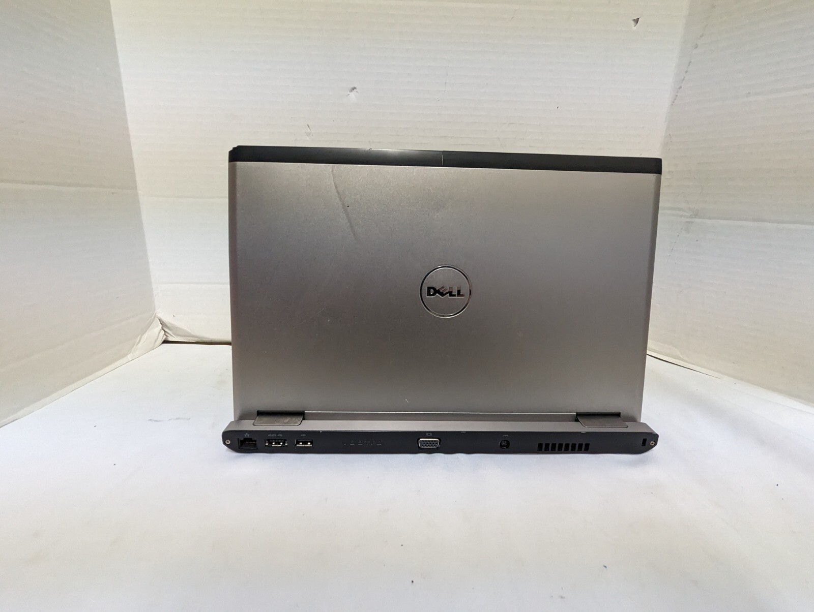Dell Vostro V13 13″ laptop intel core 2 Solo U3500 1.40GHZ 2gb ram no hdd